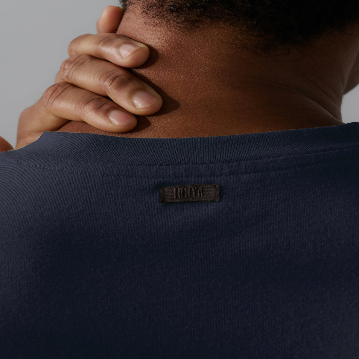 Lunya Pajamas - MEN’S SLUMBERKNIT™ HENLEY TEE - #deep blue