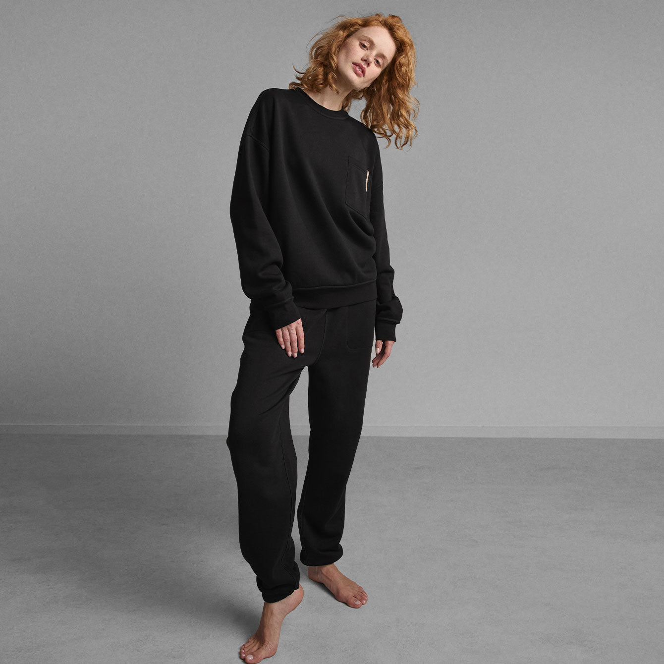 Black sweatshirt fashion women