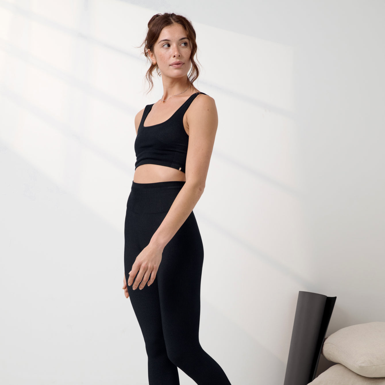Lunya Athleisure Seamless Modal Flow Cropped Tank - #Immersed Black