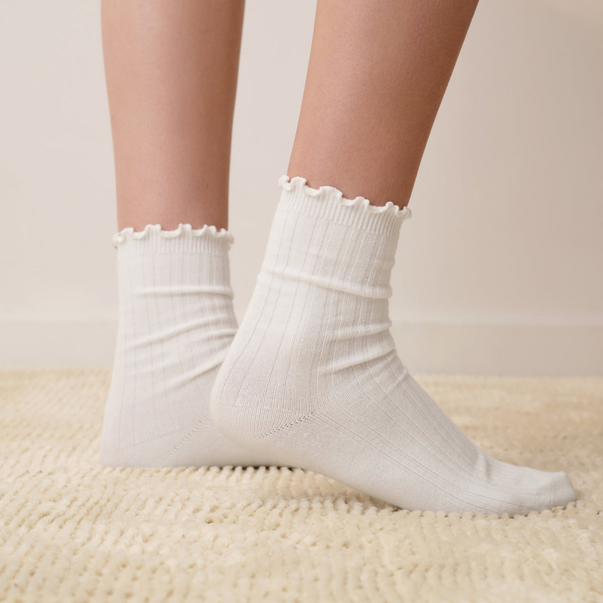 Lunya Sock - ORGANIC COTTON RUFFLE SOCK #sincere white