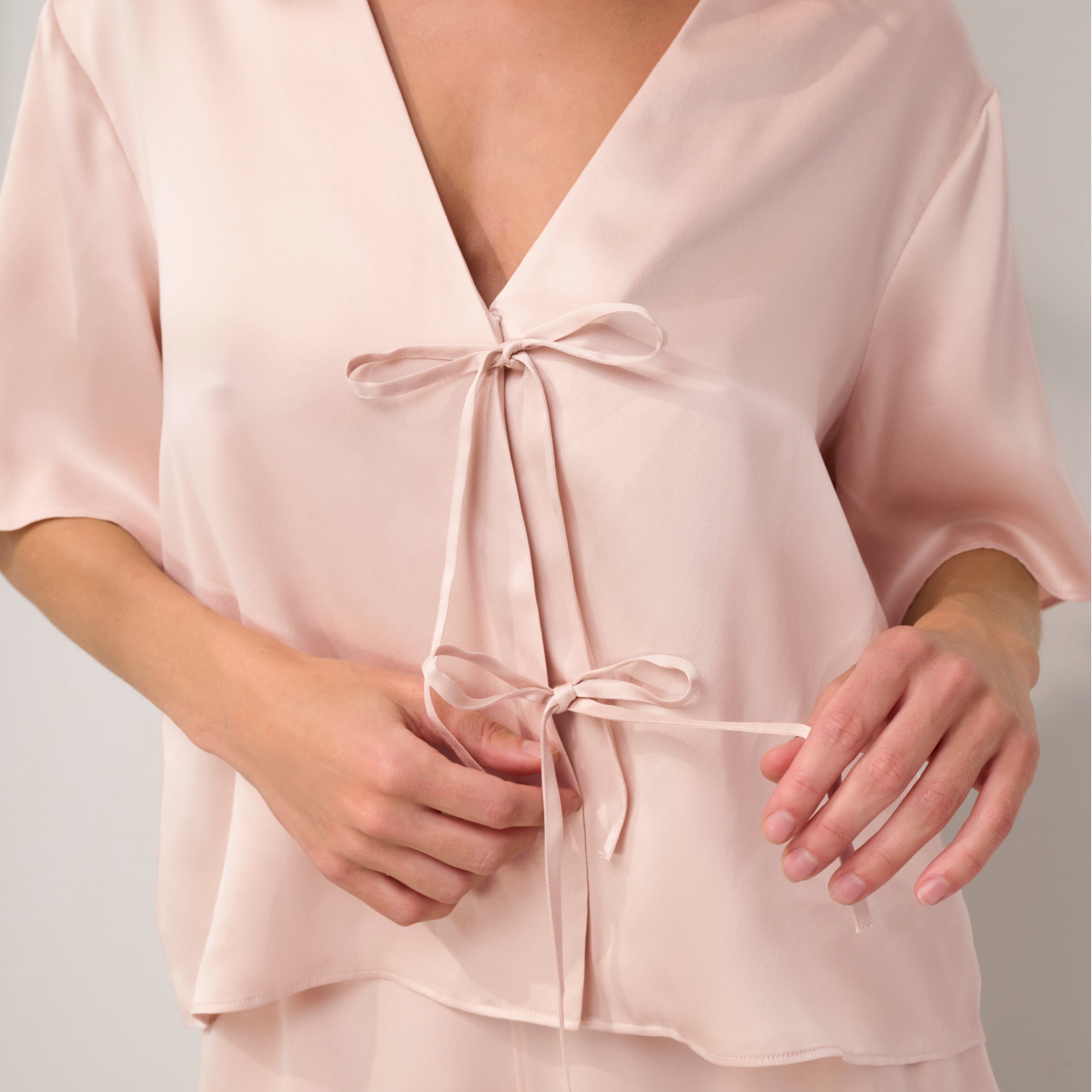 Lunya Pajamas - Washable Silk Tie Front Short Set #Delicate Pink