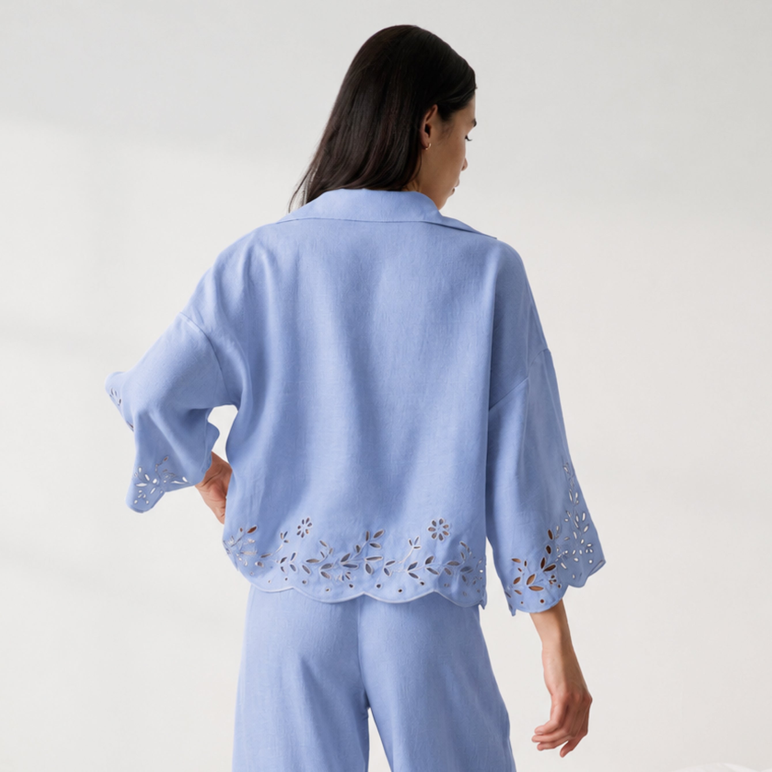 Lunya Pajamas - Linen EMBROIDERED EYELET SHIRT - #Whisper Blue