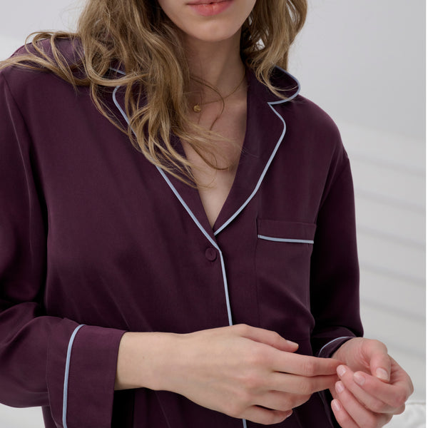 Waschbares Nachthemdkleid aus Seide mit Paspelierung