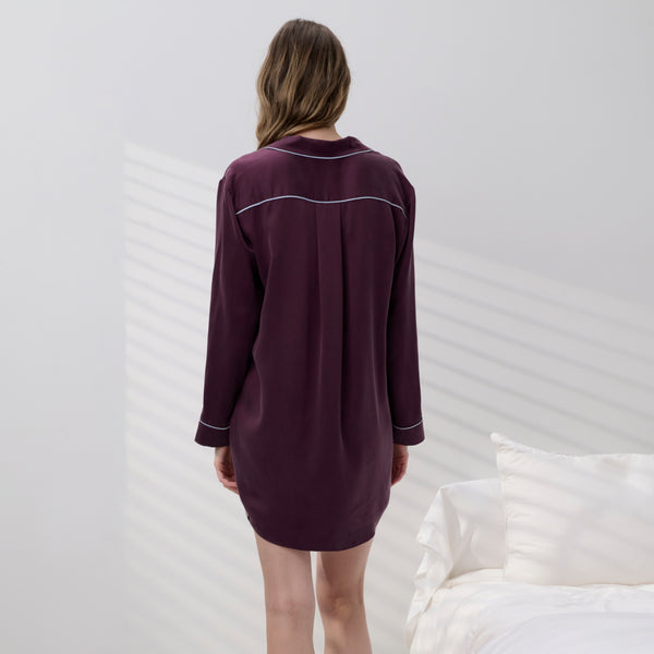 Waschbares Nachthemdkleid aus Seide mit Paspelierung