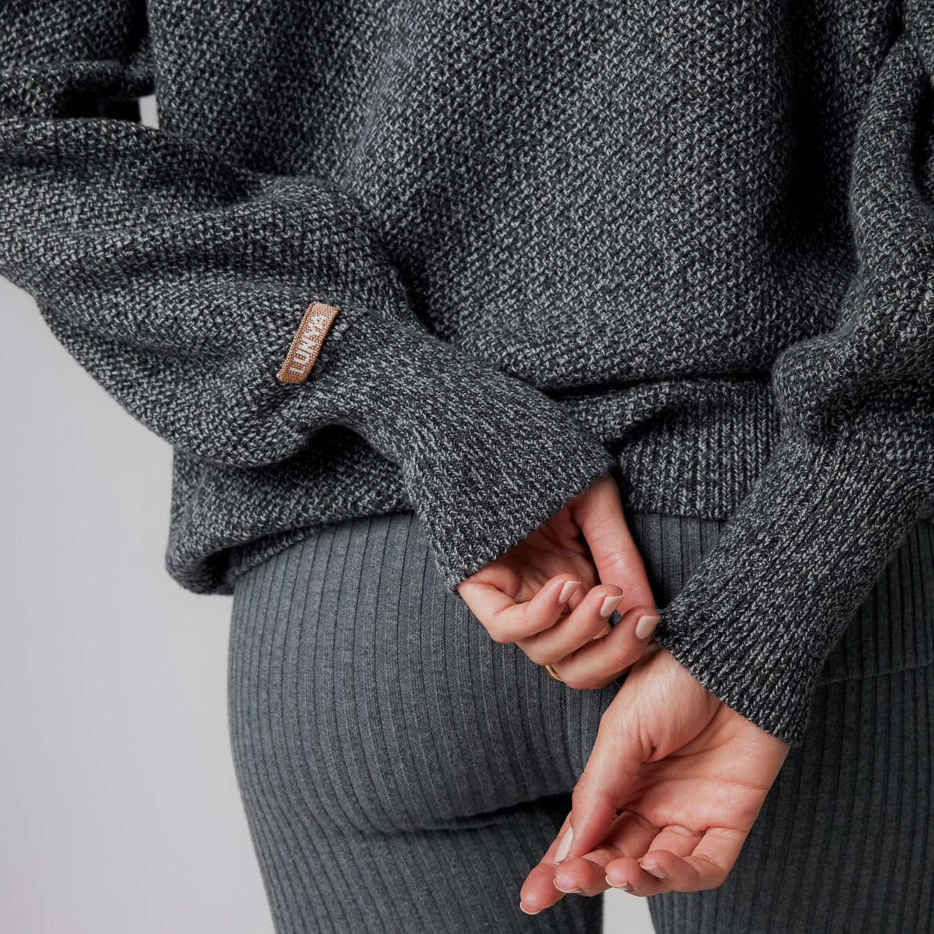 Lunya Cozy Cotton Silk Pullover Sweater Plaid Grid Black Grey Size Medium