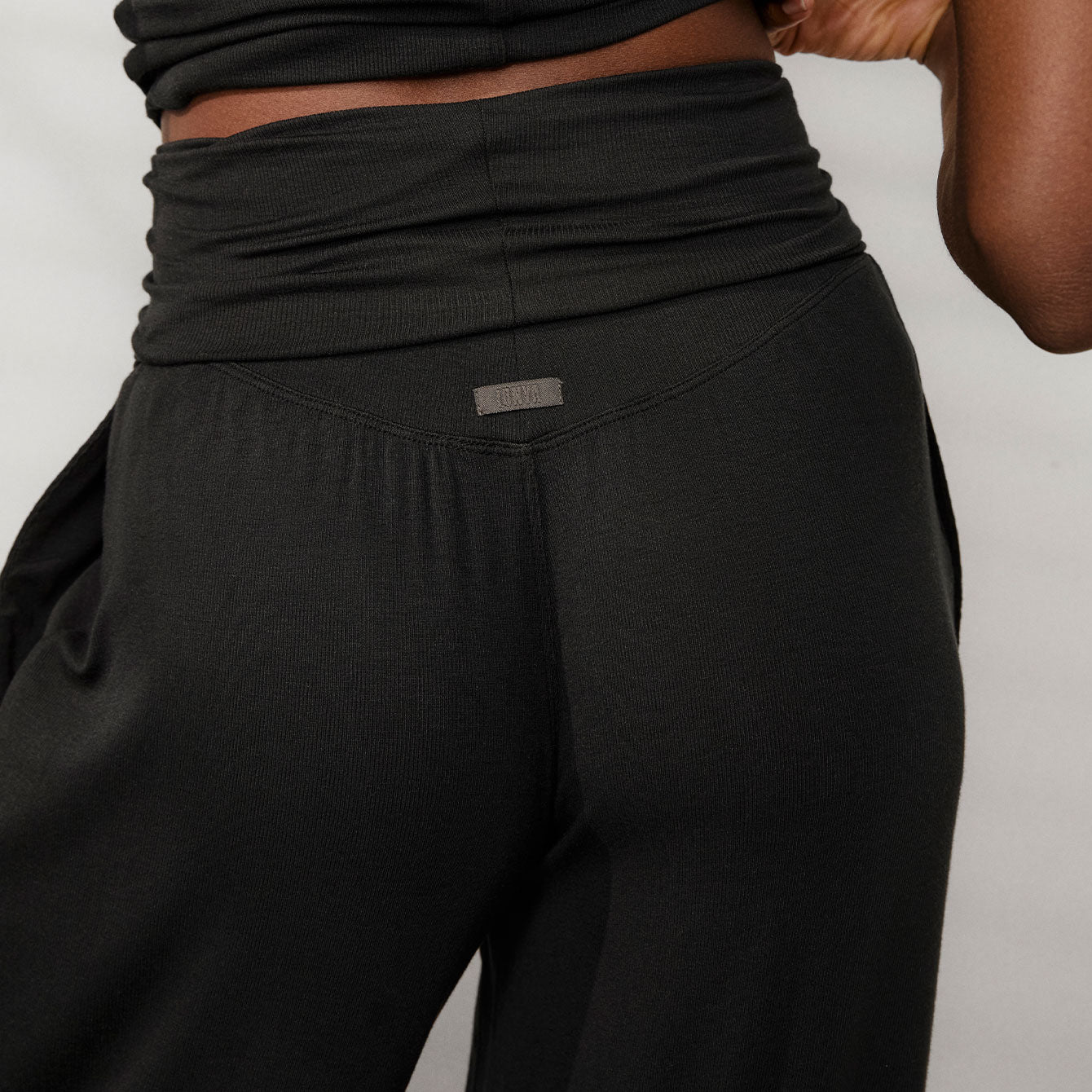 Lunya Loungewear Soft Modal Rib Fold Over Pant - #Immersed Black