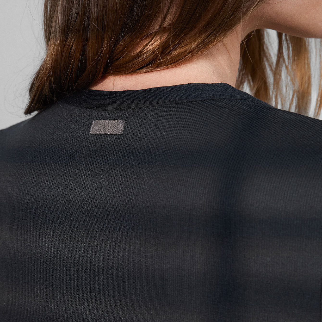 Weicher gerippter Henley aus Modal mit V-Ausschnitt
