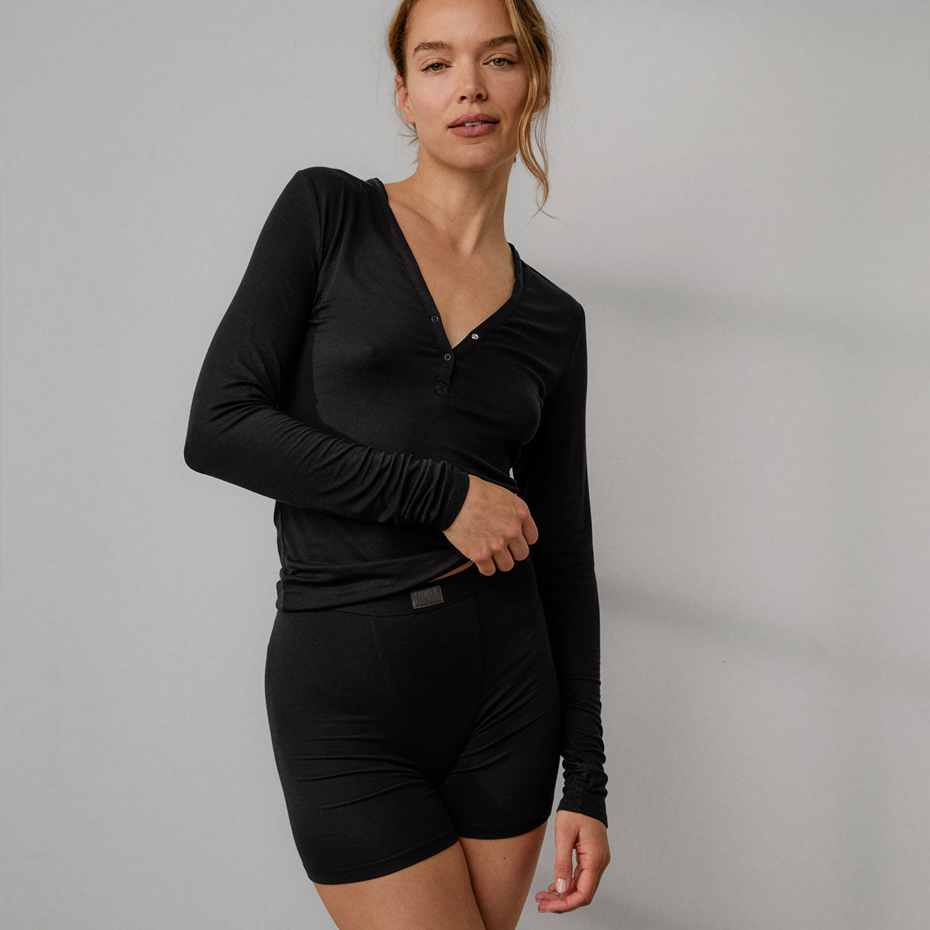 Lunya Loungewear Soft Modal Rib V-Neck Henley - #Immersed Black