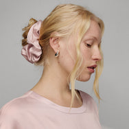 Lunya Accessories Washable Silk Classic Scrunchie - #Delicate Pink