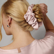 Lunya Accessories Washable Silk Classic Scrunchie - #Delicate Pink