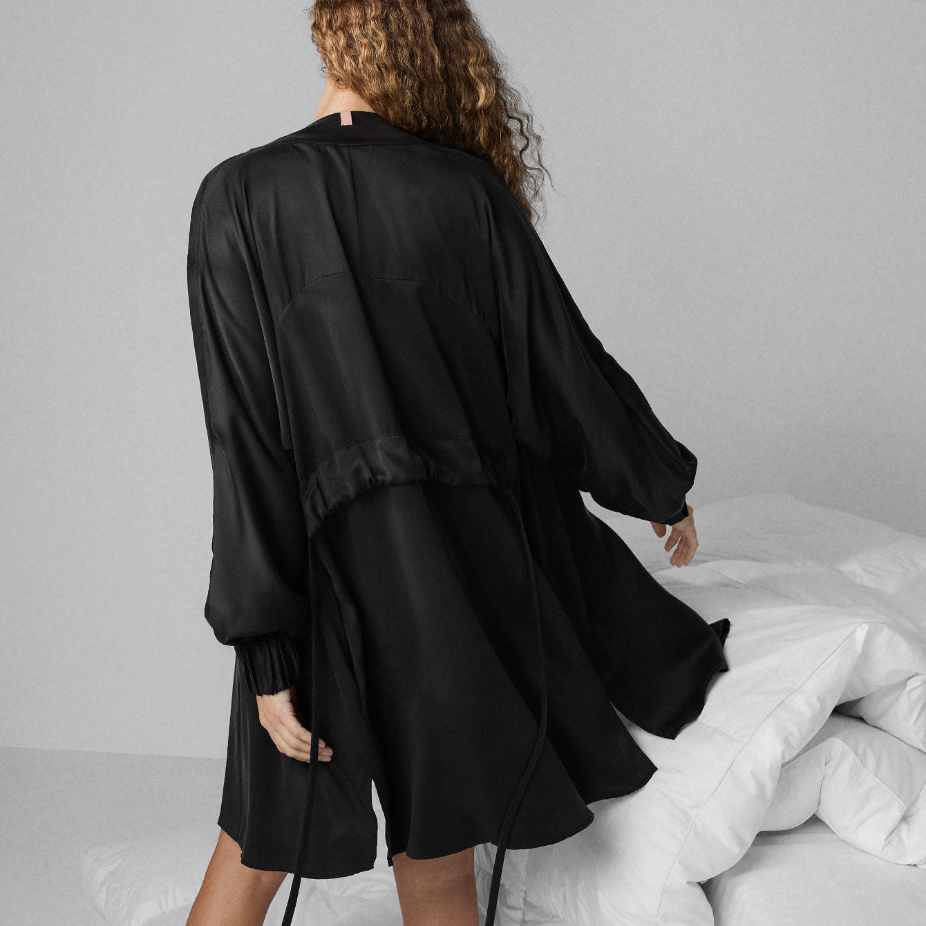 Lunya Sleepwear Washable Silk Robe - #Immersed Black