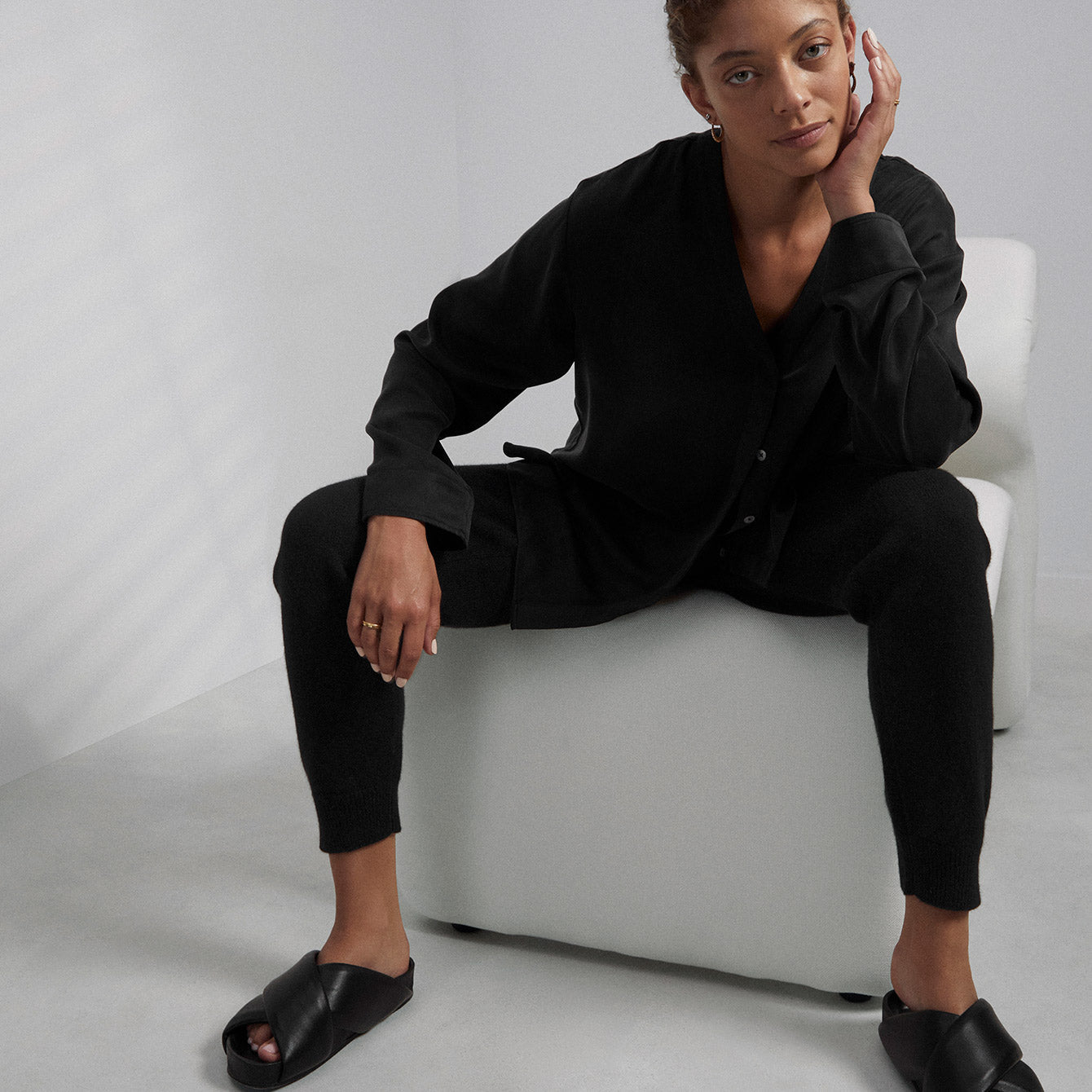Lunya Cashmere Jogger - #Immersed Black