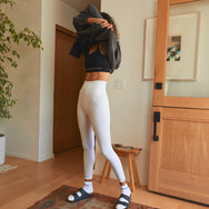 Lunya Sleepwear Seamless Crop Legging - #Sincere White/Otium Tan